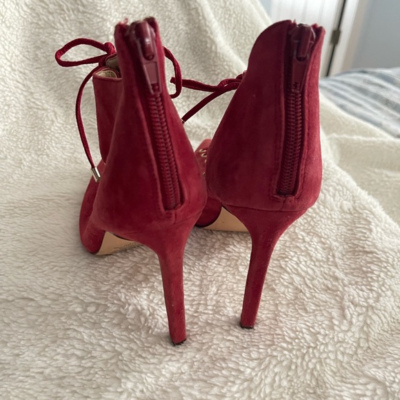 Raspberry suede heels - Picture 6 of 6